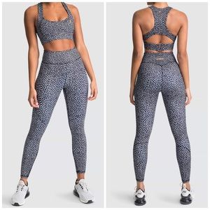 NEW DOYOUEVEN Excel Leggings Black Speckle XS